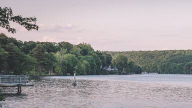 Popular spot for fishers and some people boat to Wooster Island, which can be seen from the park. I believe there's a boat ramp south of the park.
I'm planning on going back in the fall for the fall foliage and maybe do a long exposure to smooth out the water.