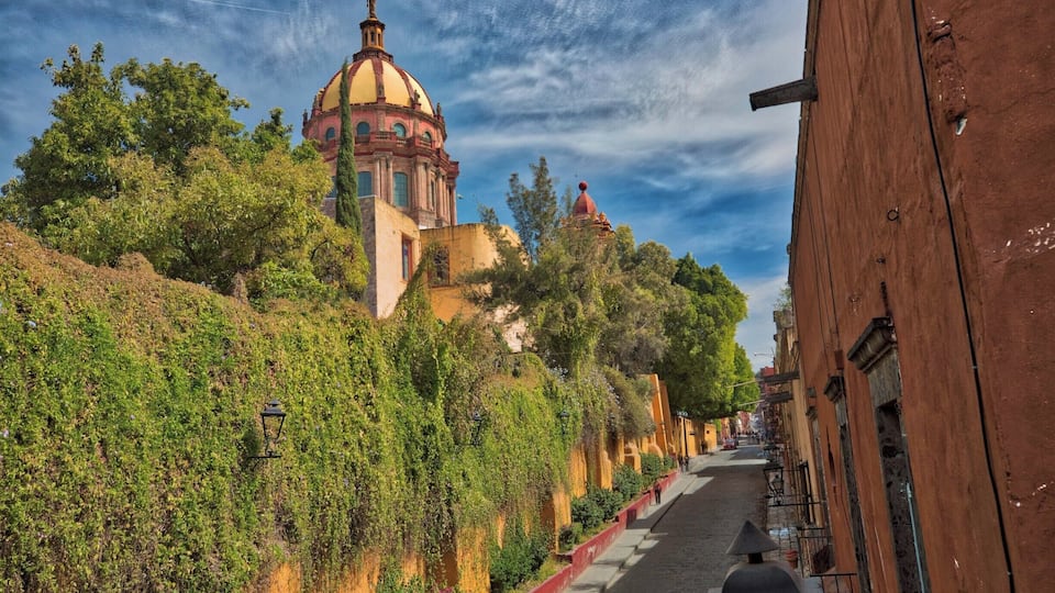 Another beautiful Catholic church in San Miquel de Allende we came across on our walk. Lovely.