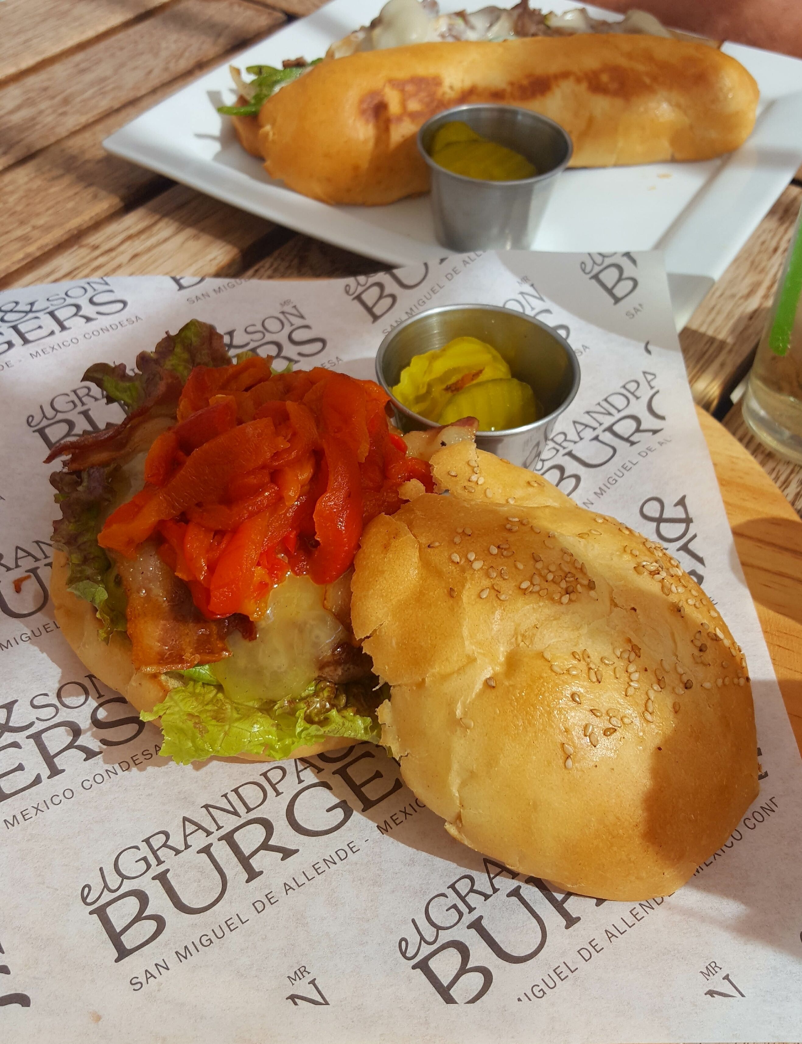 Fabrica Auora is a former textile factory which house art galleries, clothing shops, fine furniture, textiles and restaurants. El Grandpa and Sons has indoor and outdoor tables and a very American menu of burgers, soups, salads. Burgers can be ordered as sliders, 150gms or 250 gms. My burger with roasted red peppers, cheese, and bacon was delicious and cooked to order. #GoodEats