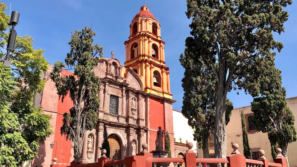 A beautiful day and the beautiful Church of San Felipe. San Miguel, you continue to amaze me.
