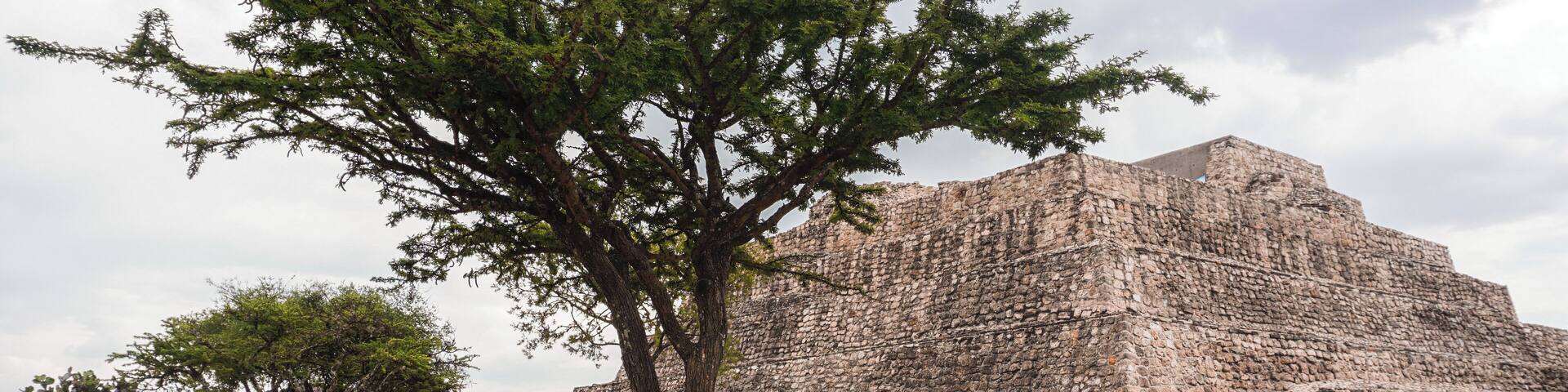 An unknown culture build the ancient city now located in Cañada de la Virgen, Guanajuato. Is belived that this civilization dissapeared before the aztecs. They did not find and written texts and their actual name of what this place was is unknown.