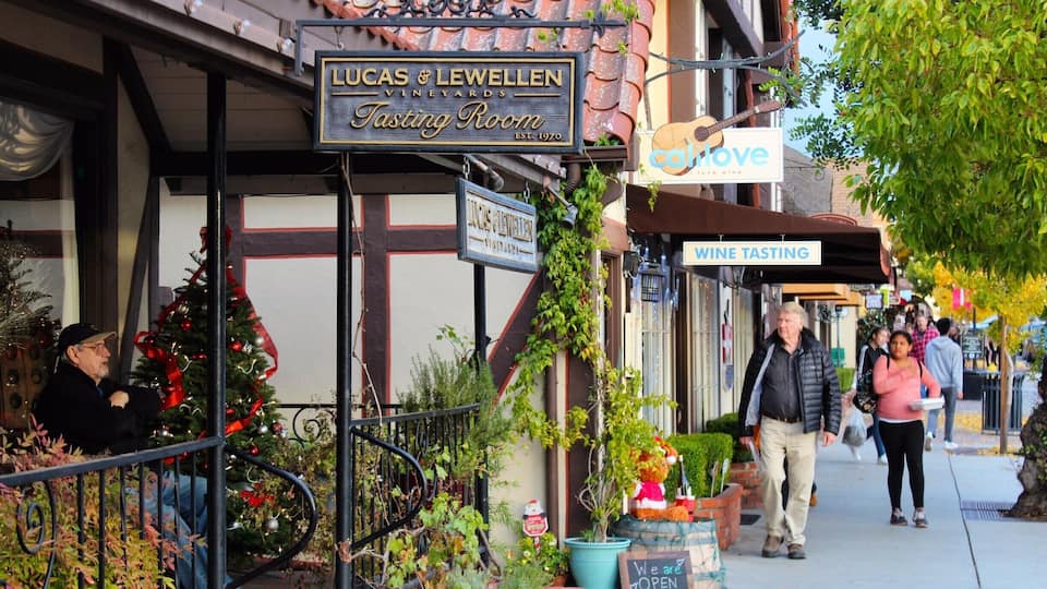 Solvang, California - The Danish Capital of America! This quaint city is home to a vast array of restaurants, bakery after bakery, and mom and pop merchants offering a taste of Denmark in California.
#California
#roadtrip
#Danish
#Solvang
#lifeatexpedia
#weloveourmarkets
#AMER