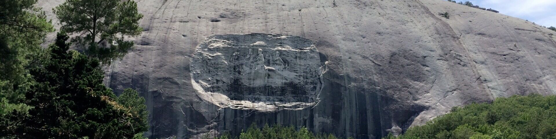 This place is amazing it's a fun little hike to get your blood flowing. Or you can stop at the little shops they have