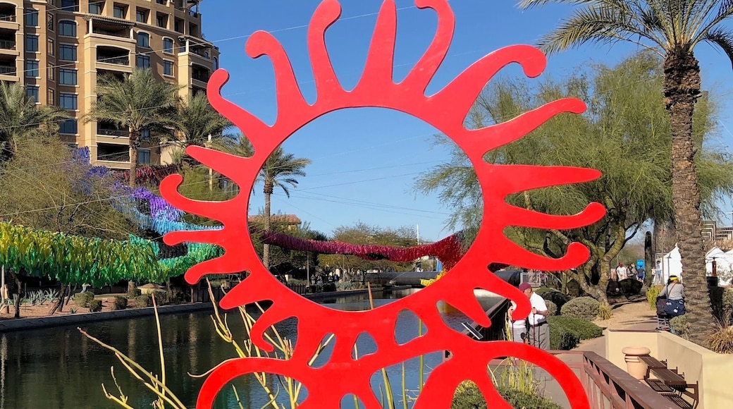 "Look, Look, Look" sculpture by John Randall Nelson.
#LikeALocal