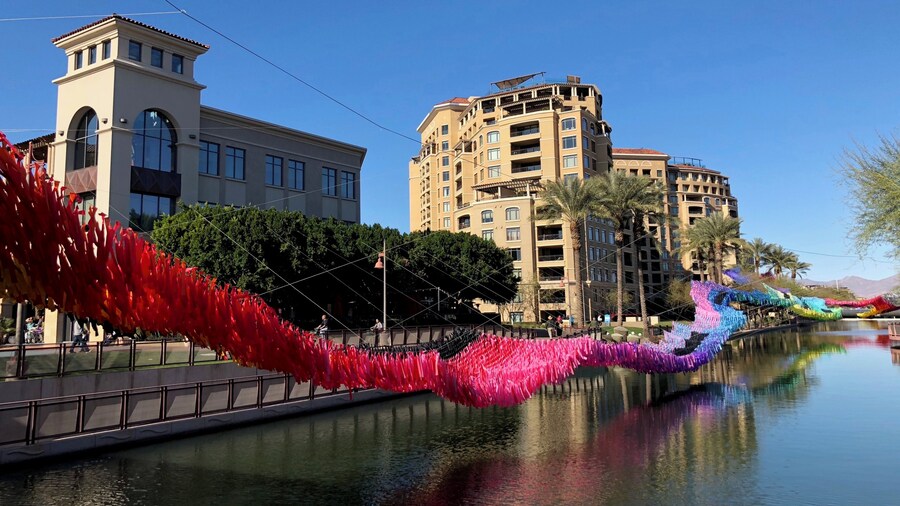 Made from over 50,000 colourful and metallic streamers attached to monofilament. Public exhibit at the waterfront in Scottsdale.
#LikeALocal