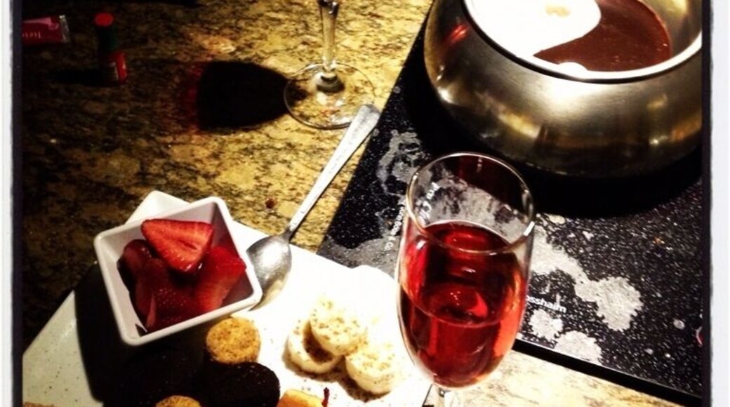 Good food. Dessert is the highlight ...!