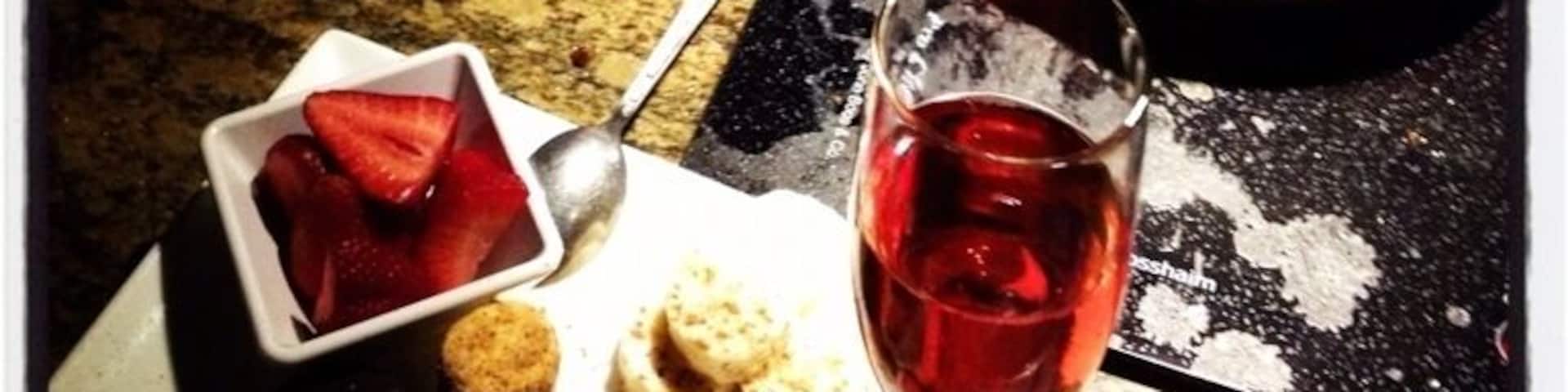 Good food. Dessert is the highlight ...!