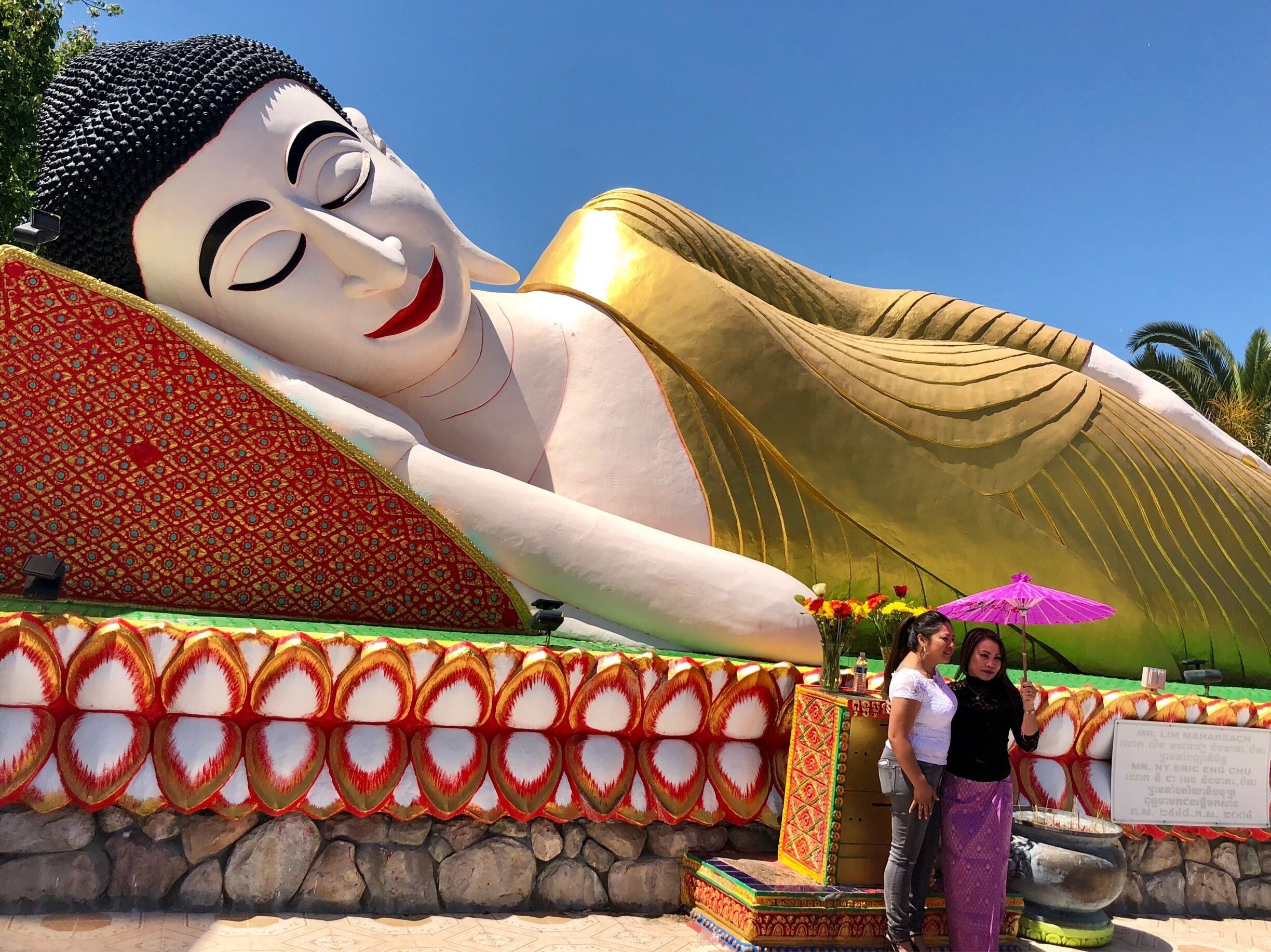 Reclining Buddha. 
