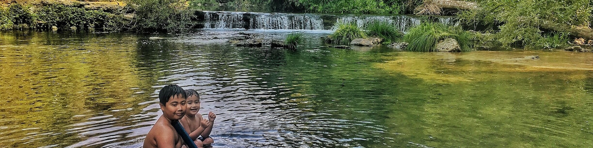 Nice, quiet park in Ben lamond. Excellent place to walk your dog, swim by creek or have a picnic.
