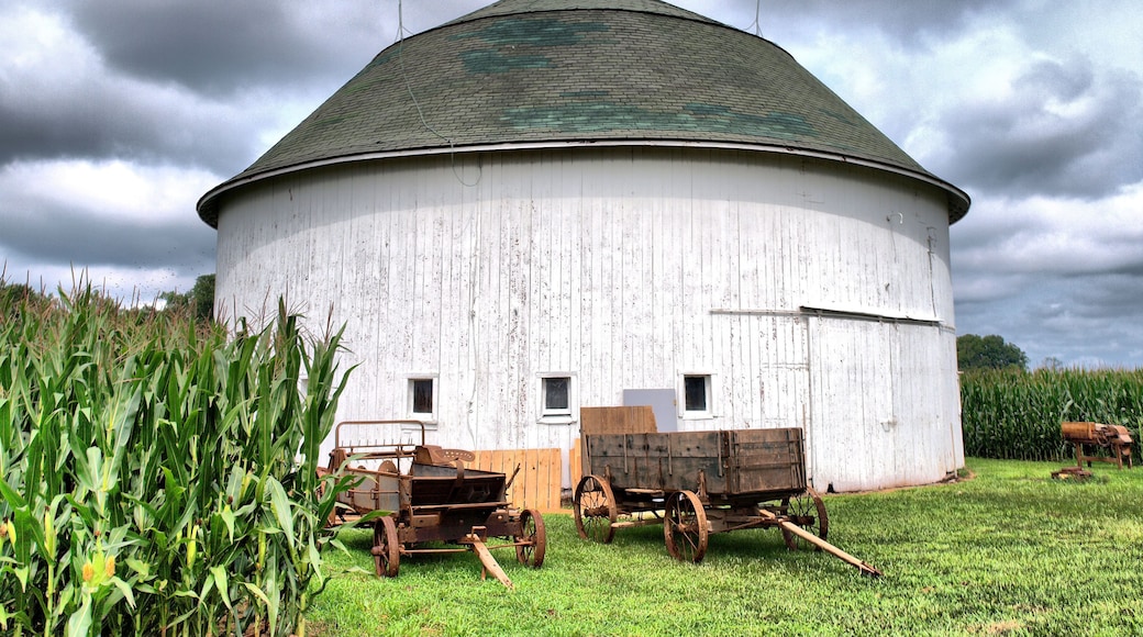 Round Barn in Seymour Indiana - HDR