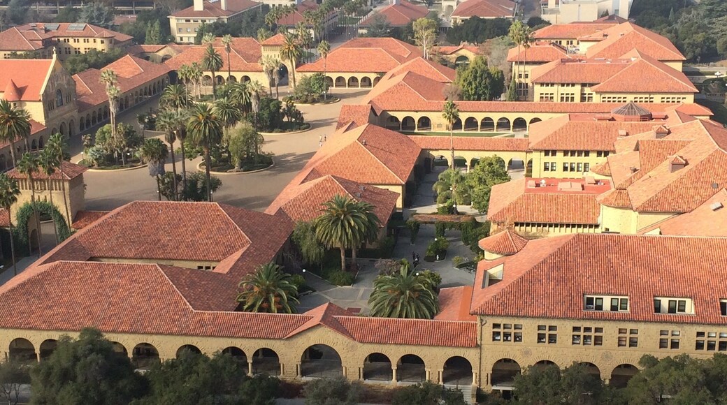 Beautiful Stanford campus, from the Hoover Tower. Can never get enough of this beauty.
