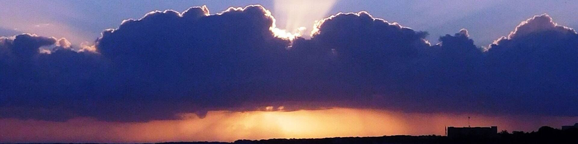 Morning sunrises along Lake Monroe on 17/92 leading into Sanford are great in late summer and early fall. People are already out on the sea wall fishing as I'm headed to work. #EndlessSummer.