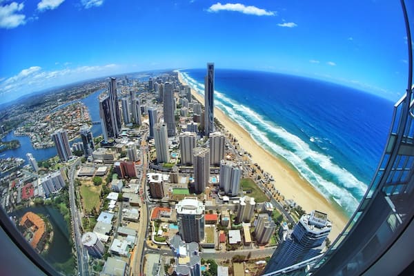 The view up here 😍 from the 77th floor in the Q1 building in the SkyPoint observation Deck