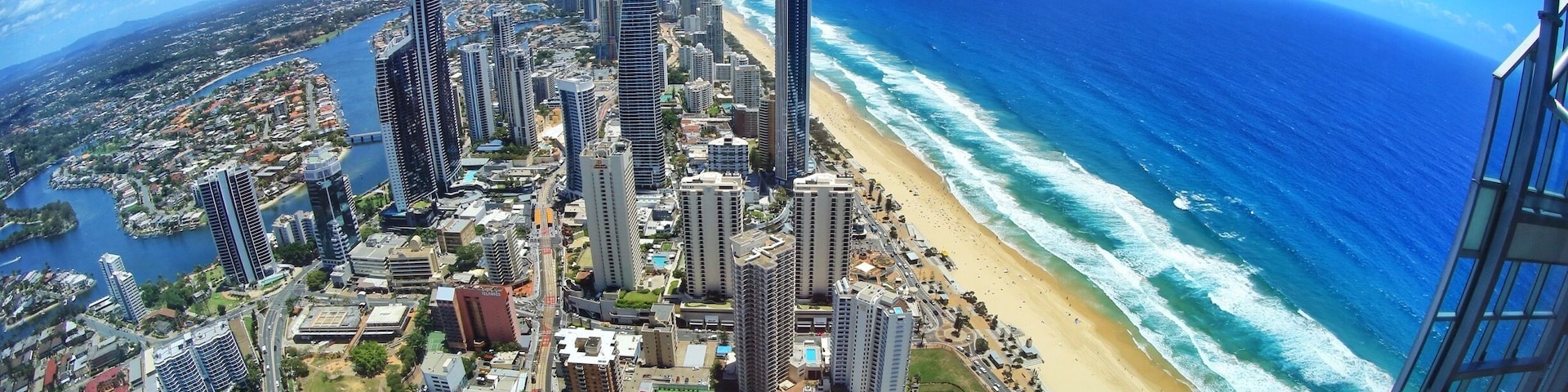 The view up here 😍 from the 77th floor in the Q1 building in the SkyPoint observation Deck