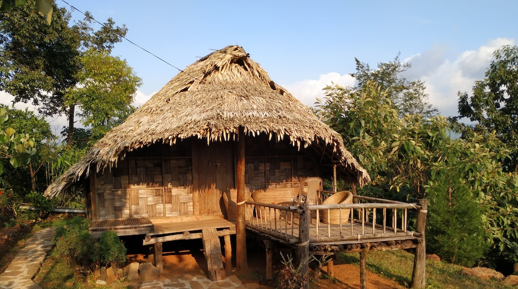 So whatâs your name? Erica, Adam, Rahul?
Ever heard of tune as a name? #Kongthong- The whistling village of India, located in Meghalya- villagers here communicate with each other using a unique form of whistled identity instead of names. When a woman is pregnant she thinks of a particular tune, which becomes the name of the newborn. Here, we stayed in this beautiful bamboo hut. Big enough to accommodate four adults and with an option of inhouse bon fire, this accommodation not only let you experience traditional Khasi style but also reconnects you with nature. Also accommodation like these help villagers earn some money and improve their lifestyle while making sure that natural beauty is not lost #TroverRT