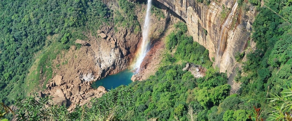 My Northeast Travel diaries: Nohkalikai Falls
It is the tallest plunge waterfall in India. Its height is 1115 feet (340 metres). It is an amazing sight to behold.The waterfall is located near Cherrapunji, one of the wettest places on Earth & is one of the must see things in Meghalaya. We spent whole morning staring at the gigantic canvas of natural beauty.
#nohkalikaifalls #meghalaya #cherrapunjee #India #Incredibleindia #natgeotraveler #lonelyplanetindiaofficial #northeastindiatravel #sohra
#travel