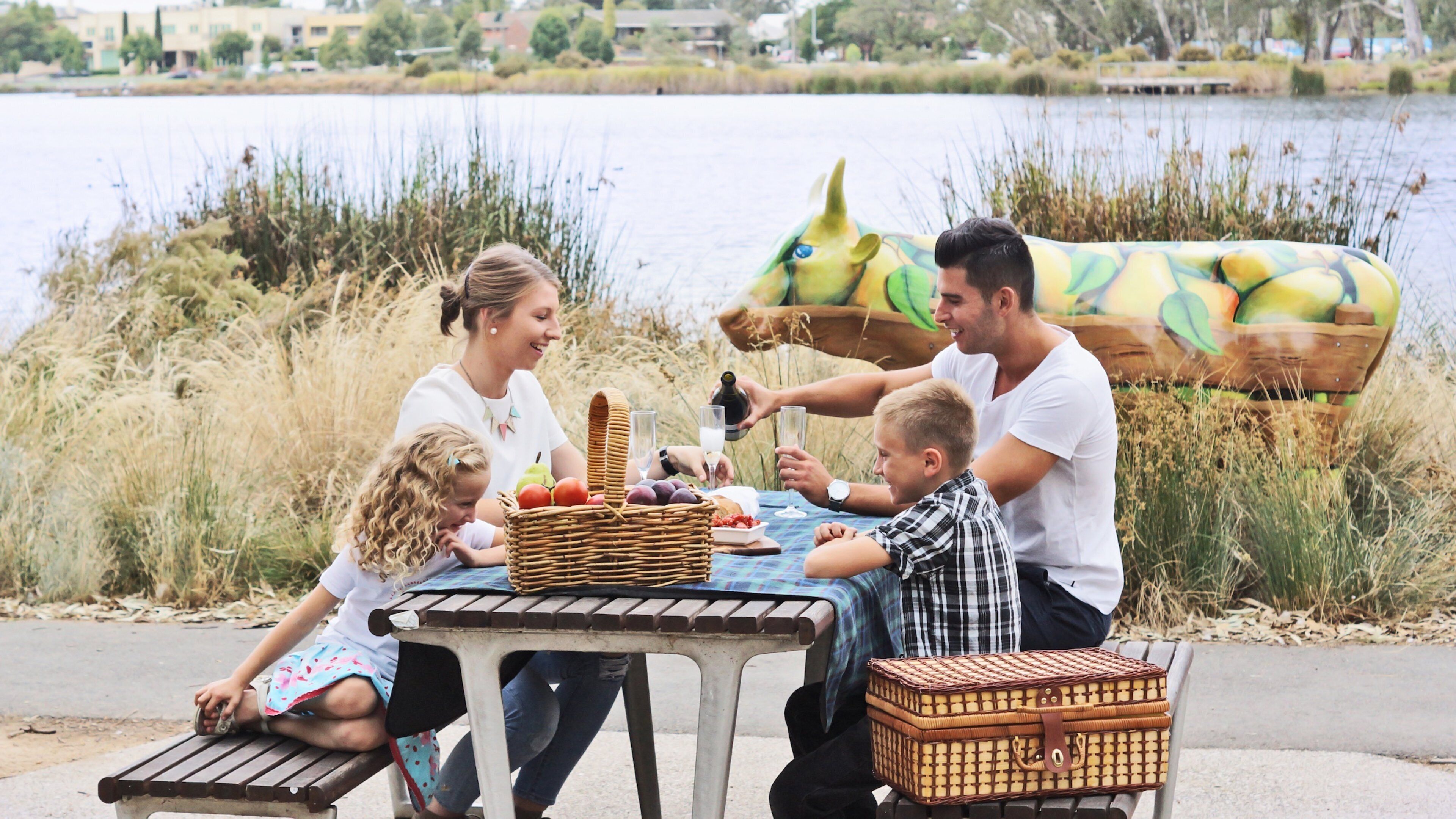 Shepparton showing food and picnicing as well as a family