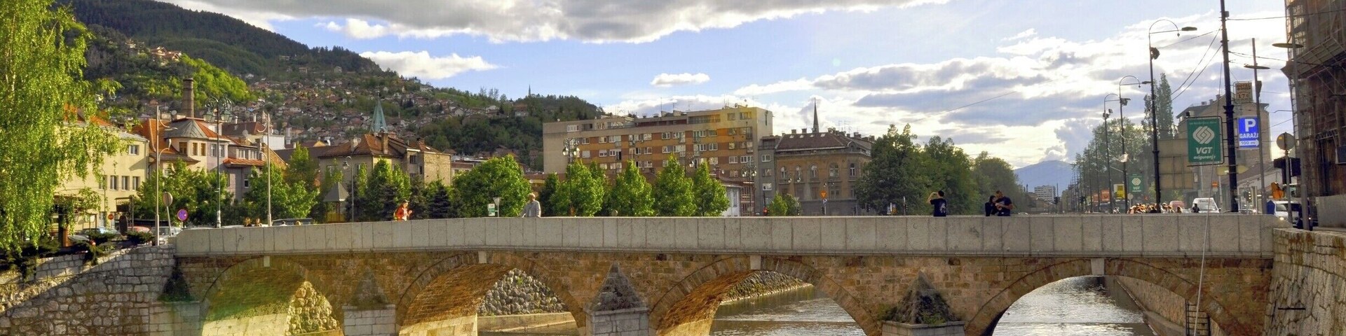 Glavno mesto bosne je seveda obvezen postanek v Bosni in nasploh na balkanu. Eno bolj prijetnih mest ...
#Bosnia #Sarajevo #bridge #Balkan