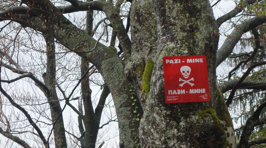 Photo taken in the #mountains near Sarajevo: not the best place for hiking!
Targets for a mine-free Bosnia continue to be pushed back. The aim was to have the country de-mined by 2019, but most experts believe it will take a least five years longer. On the other hand, the city of Sarajevo and most hiking trails are completely safe. #Adventure