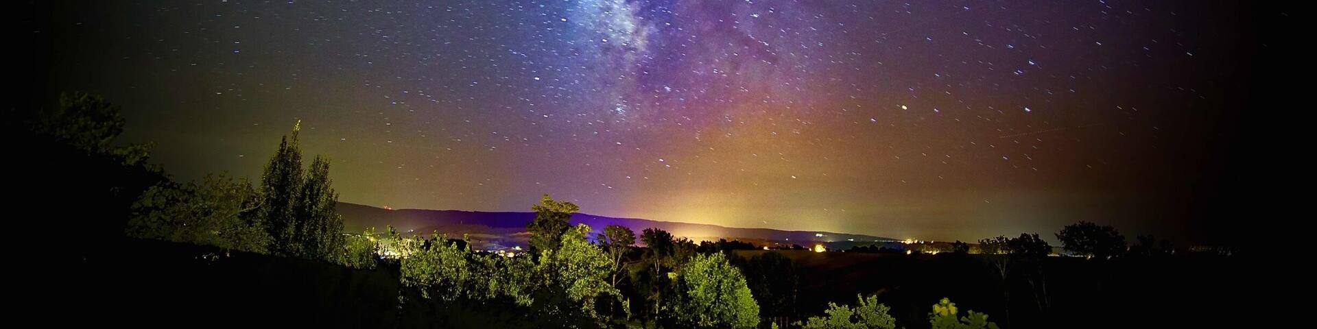 Over the town of Castres we can shoot the Milky Way when the moon are sleeping and when there are no clouds.