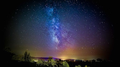 Over the town of Castres we can shoot the Milky Way when the moon are sleeping and when there are no clouds.