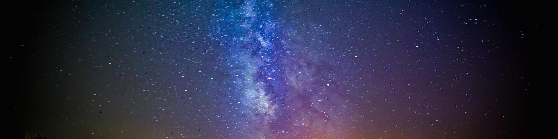 Over the town of Castres we can shoot the Milky Way when the moon are sleeping and when there are no clouds.