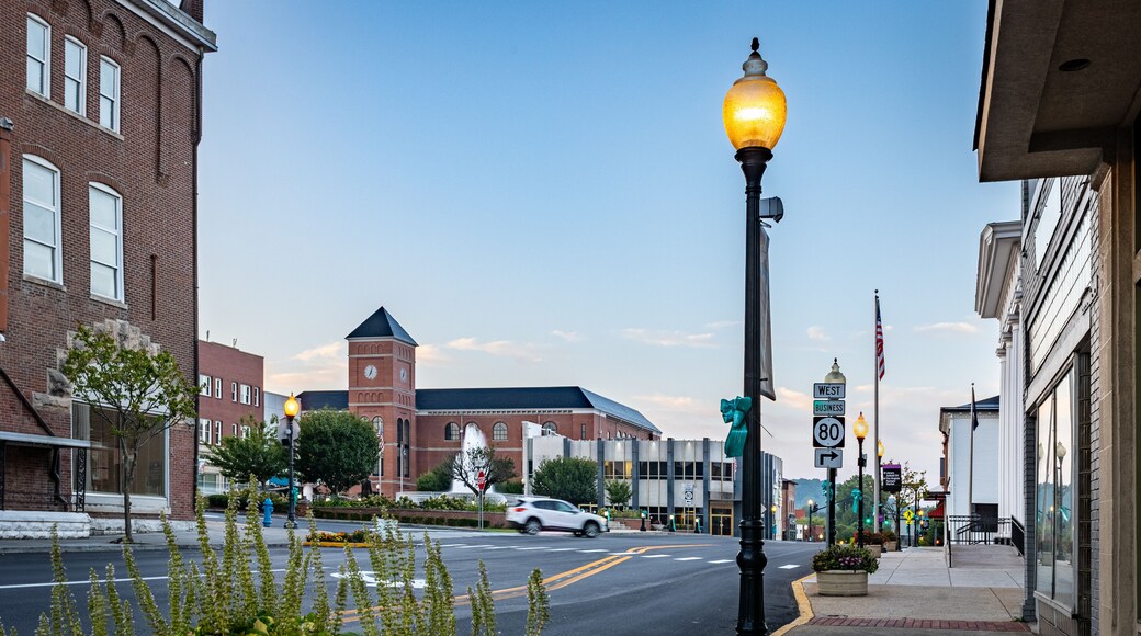 Main Street in Downtown midwestern city of Somerset, Kentucky