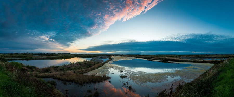 Coucher de soleil sur les marais salants, Guérande, France