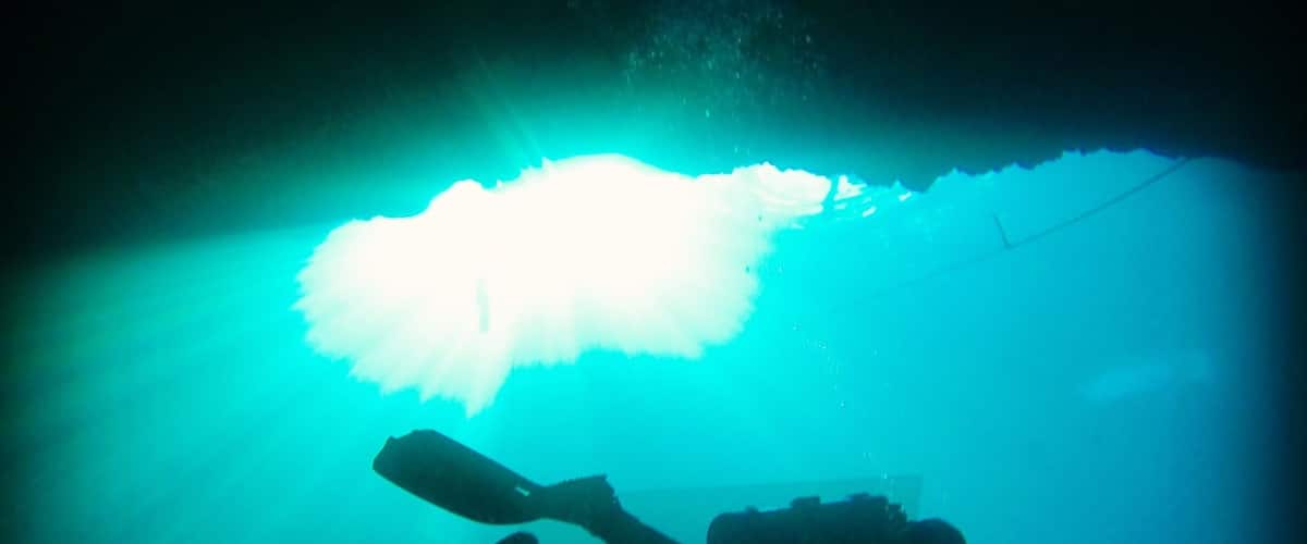 Cool fresh water cavern to dive in central Florida.