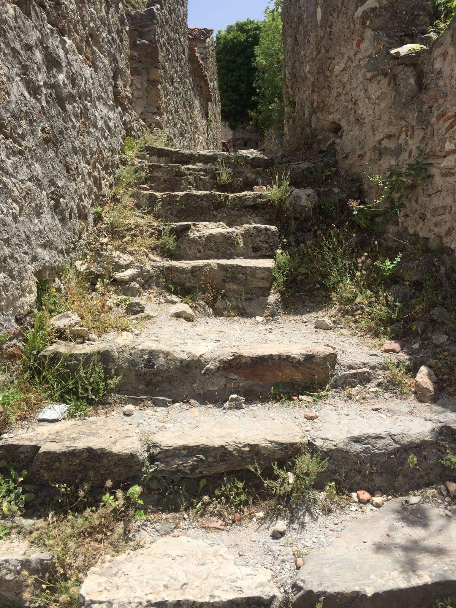 Stepping through Mystras 