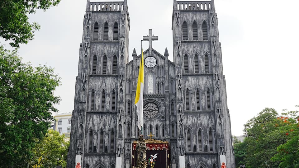 St Joseph Cathedral in Hanoi, Vietnam - ベトナム ハノイ 聖ヨセフ大聖堂