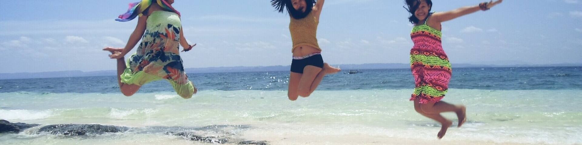 No trees and cottages to cover you from the scourging heat of the sun, but the shiny, white, fine sand and the cold, clear water will make you wanna stay and be there under the sun.