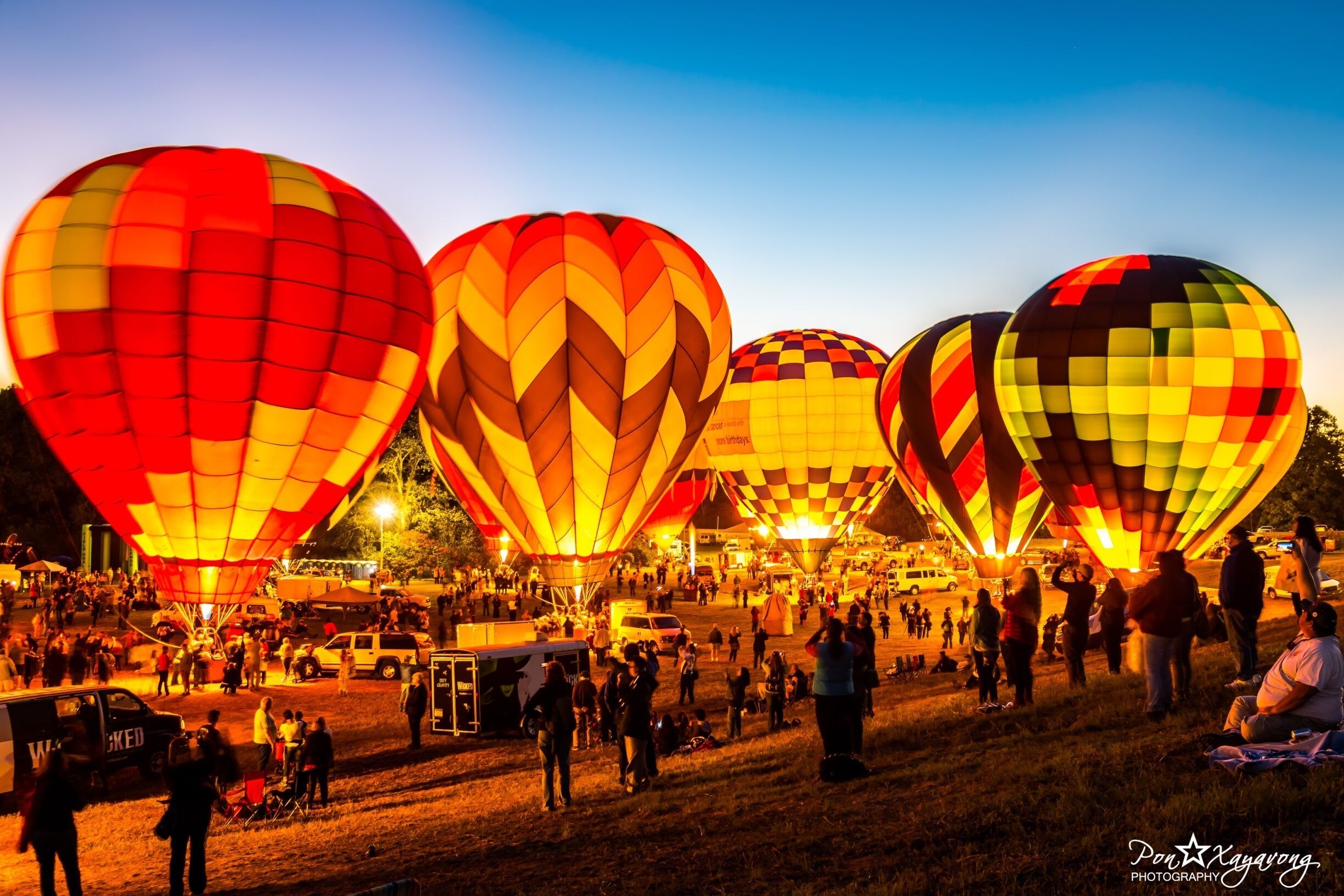 Saturday night only! Balloons night glow