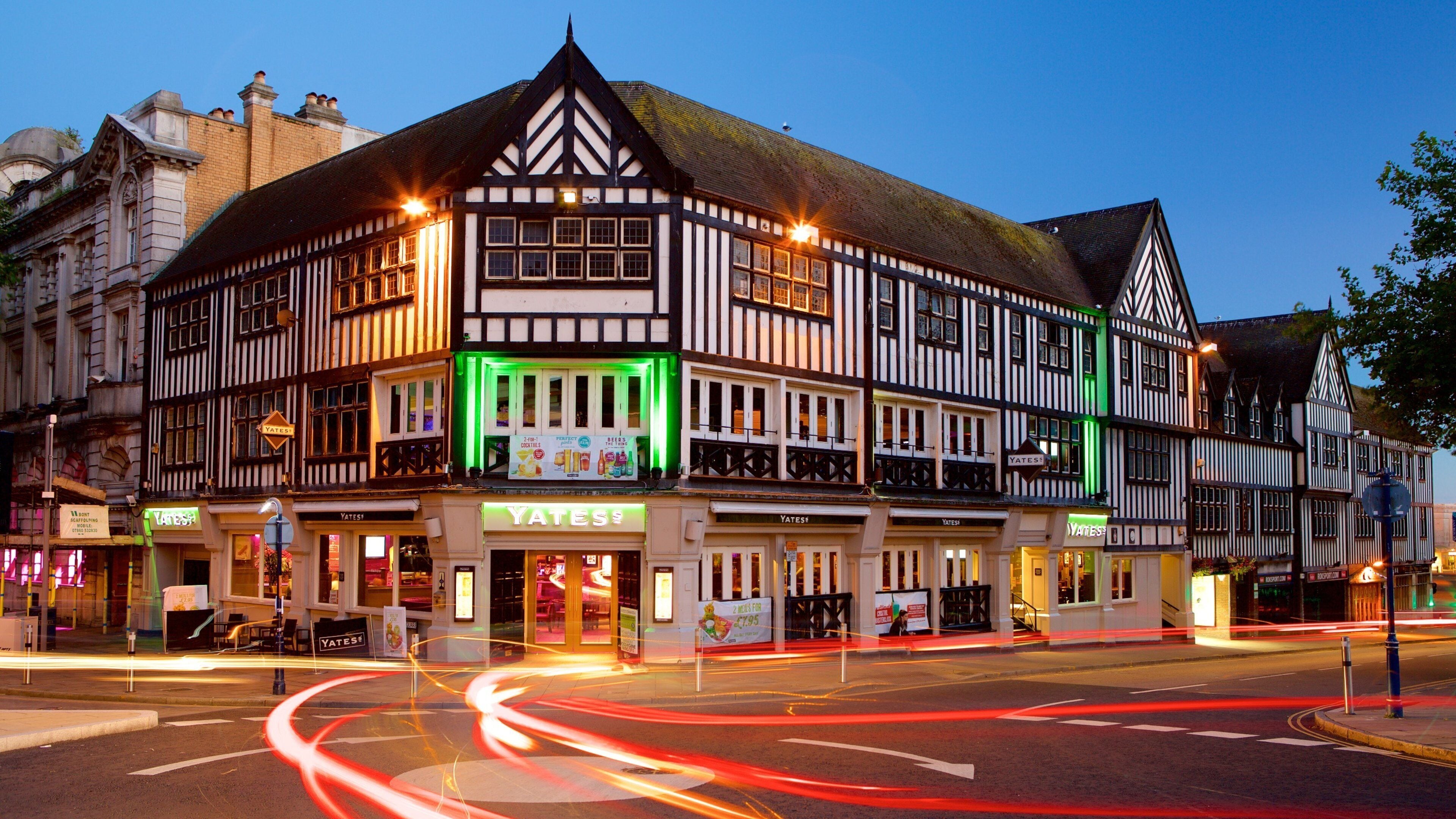 Swansea mostrando escenas cotidianas y escenas nocturnas