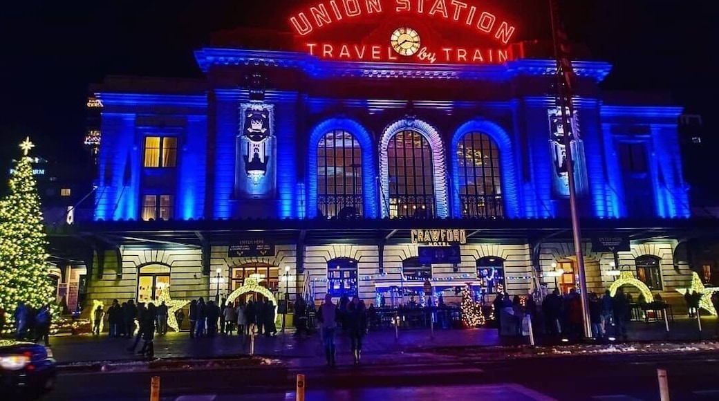 Experience a 100-year-old historic landmark in the heart of downtown Denver: Eat, Shop, Stay at the beautiful Crawford...Christmas D/T Denver is inspiring.