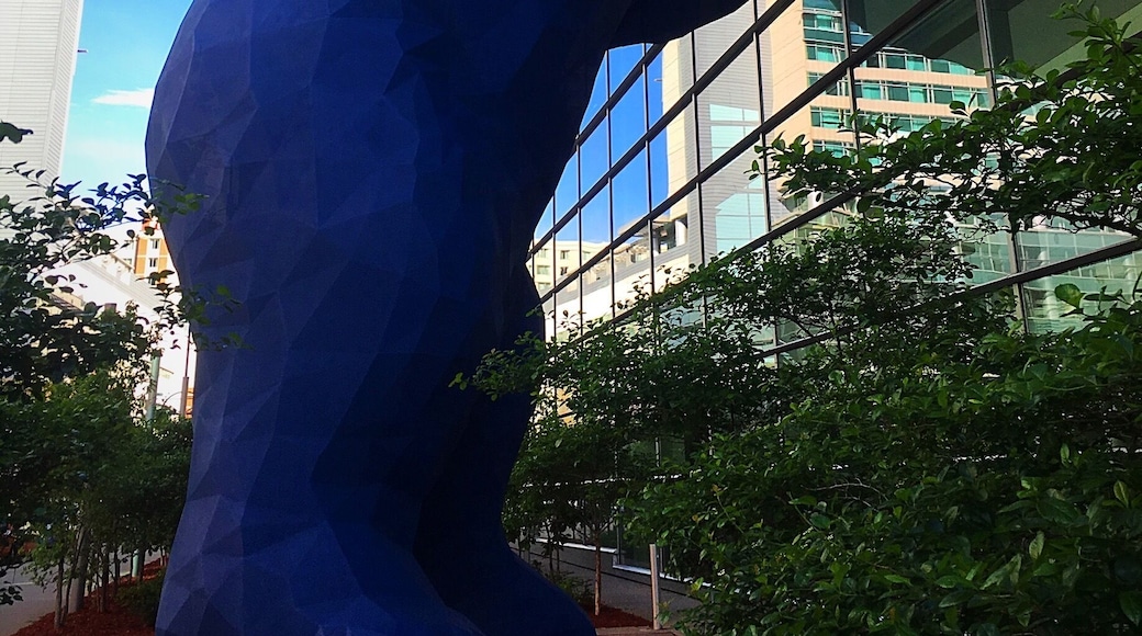 You know you're in Denver when you see this 40 ft. high #blue bear.