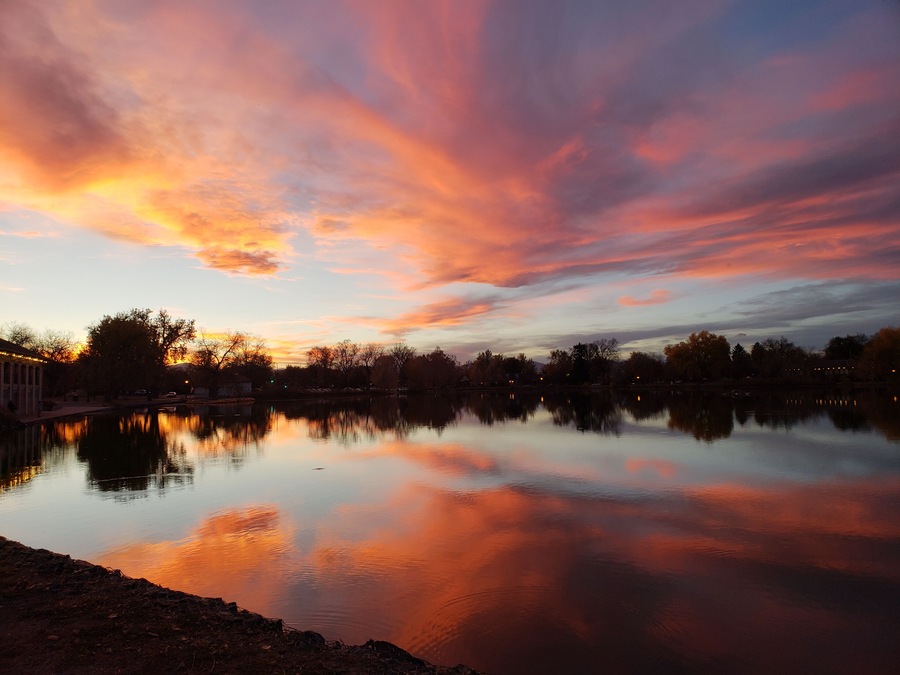 I thought I was going to disappointed in sunsets having moved to CO from CA, but I was wrong! Wash Park is my fav park around Denver, it's always bustling with joggers, bikers, stroller moms, volleyball...There's always something for everyone! #Adventure #NoFilterBelieveItOrNot :)