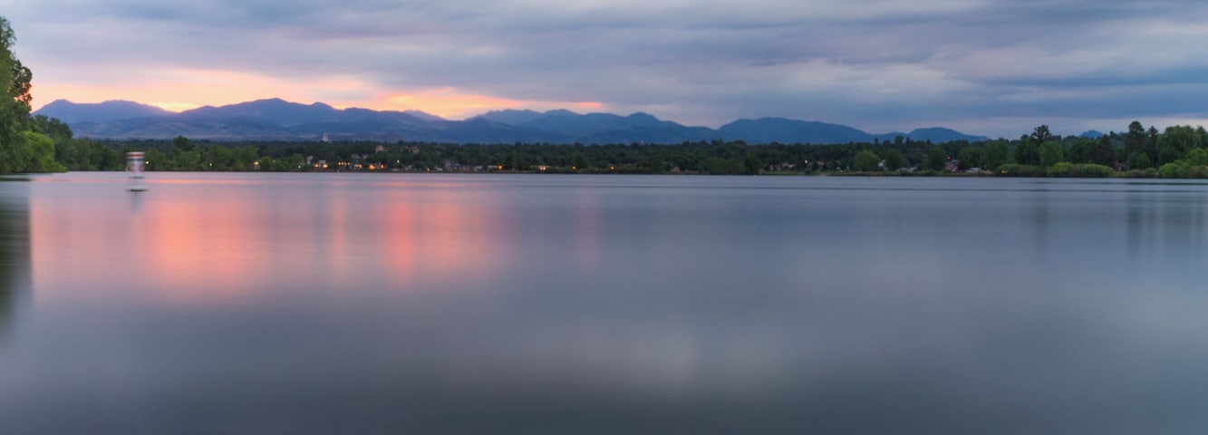 This lake is 3 blocks from the house I've lived in for almost a year now, but tonight was the first time I've taken my camera here. The sunsets had been exploding all week but not tonight of course. Overall pretty happy with it though. #BVSquad