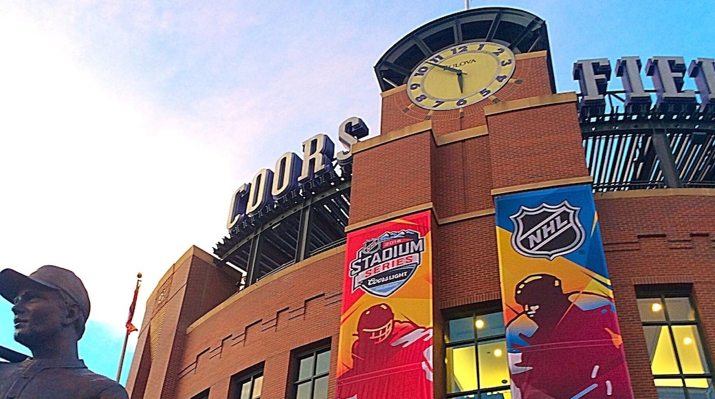 Stadium series, Downtown Denver 🏒
#hockey #stadiumseries #denver #colorado