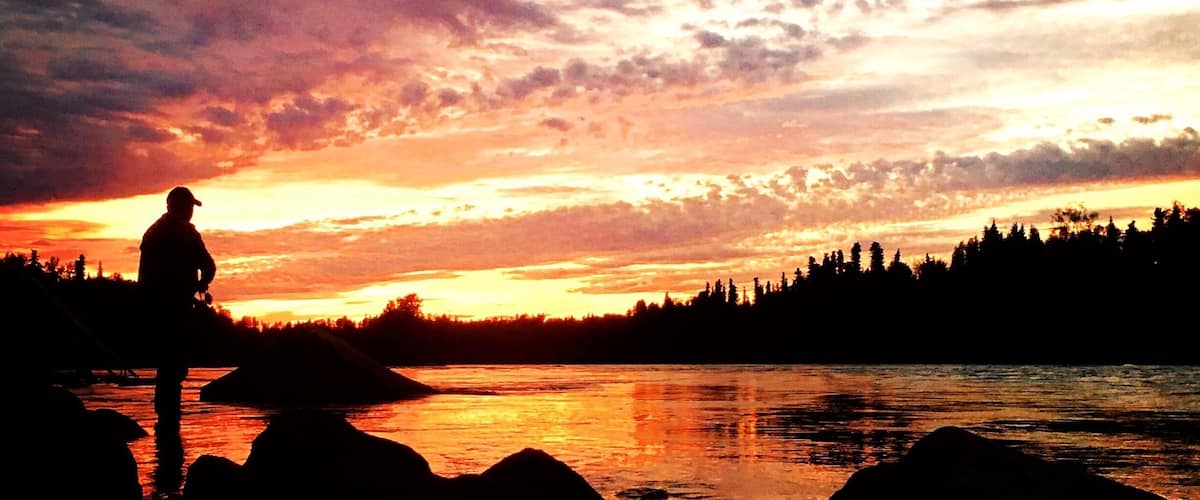Fishing at Kenai River in the midnight Sun. Salmon Capital of the world.
#AquaTrove