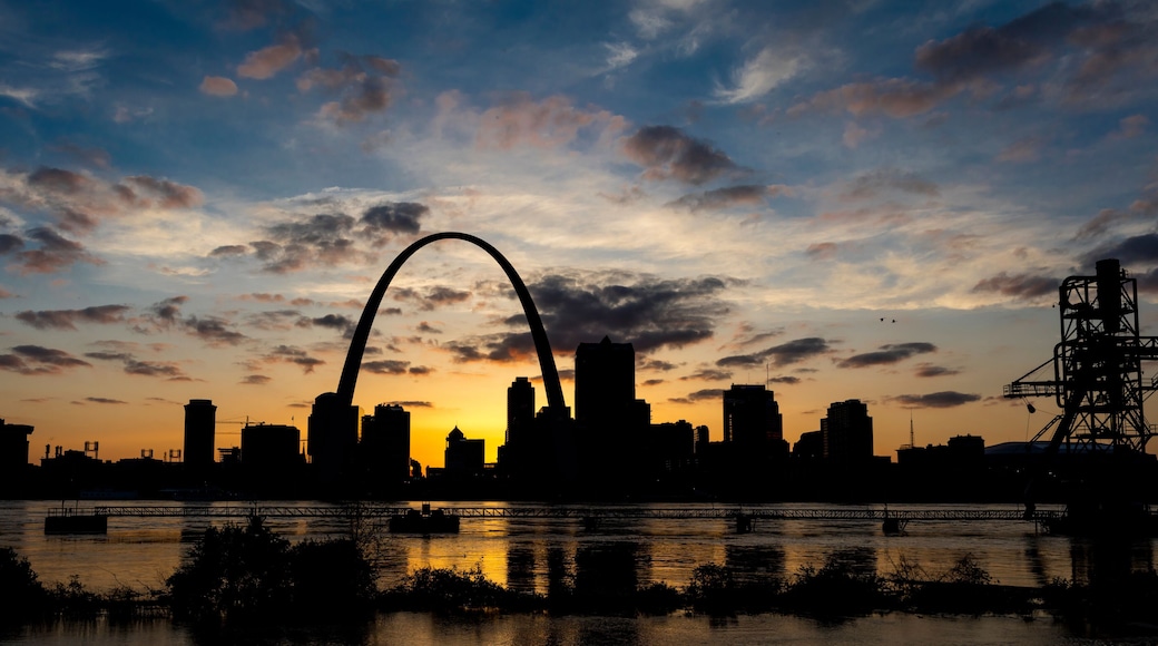 MAY 13 2019, ST LOUIS, MO., USA - St. Louis, Missouri skyline on Mississippi River - shot from East St. Louis, Illinois