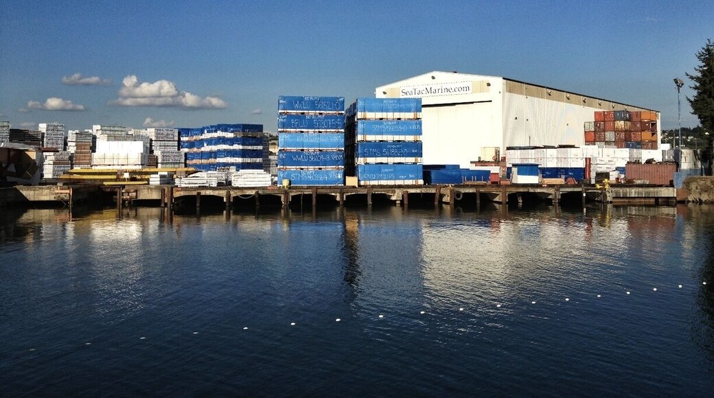 #troverdetour - The Duwamish is a working river, but the soul of the river remains. Grab a boat/kayak (Alki Rentals is nearby) and head up the river to see everything from historic neighborhoods to marine transportation hubs to the giant restoration section put together by Boeing. The Duwamish and other tribes have fishing rights in the river; their nets criss-crossing all the way up the river.