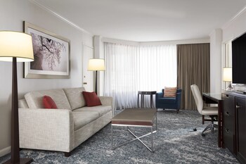Premium bedding, pillowtop beds, in-room safe, desk
