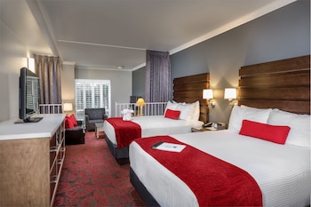 Down duvet, in-room safe, desk, iron/ironing board