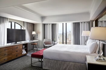 Pillowtop beds, in-room safe, desk, laptop workspace