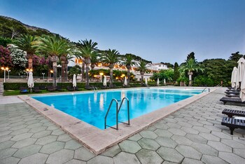 2 piscinas al aire libre