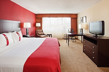 Premium bedding, in-room safe, desk, iron/ironing board