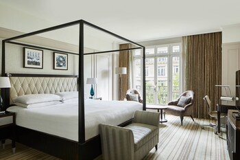 Ropa de cama hipoalergénica y minibar (con algunos artículos gratuitos)