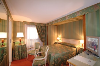 Minibar, in-room safe, desk, blackout curtains