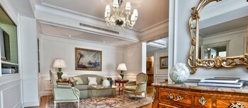 Minibar, in-room safe, free cribs/infant beds, free WiFi